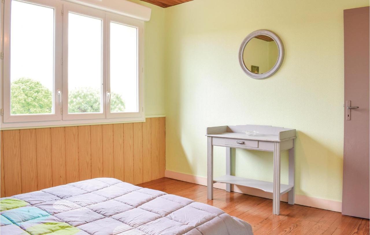Holiday Home In Montsernelle Lithaire 외부 사진