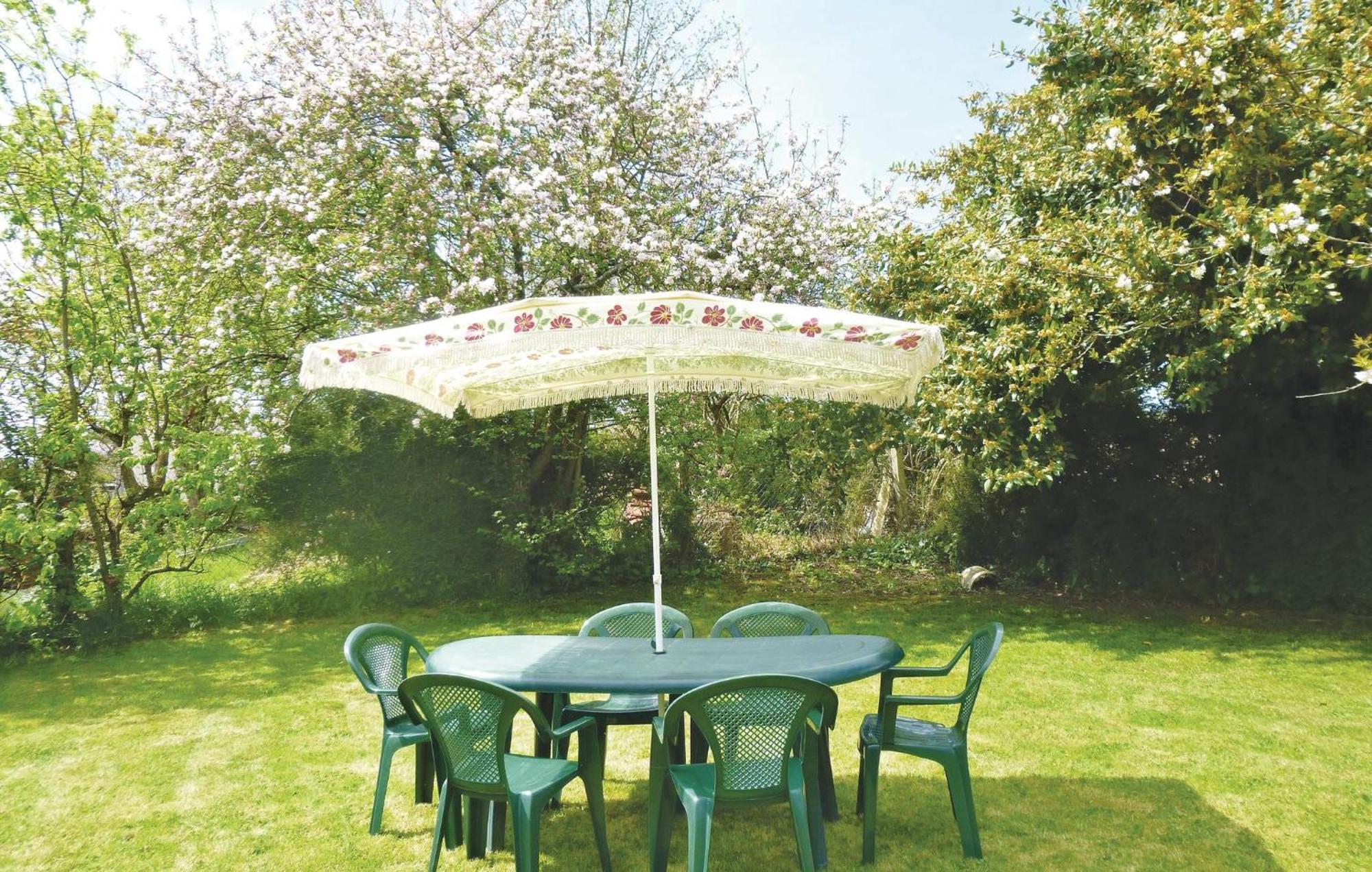 Holiday Home In Montsernelle Lithaire 외부 사진